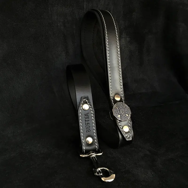 The "Maximus Silver" leash